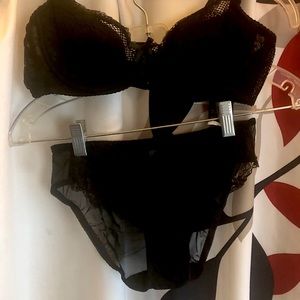 Women black bra and panties set size 38B